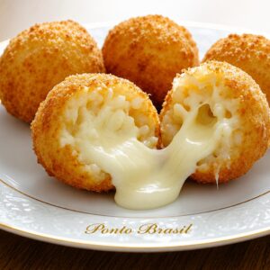 Bolinho brasileño de queso crujiente y cremoso en Lima