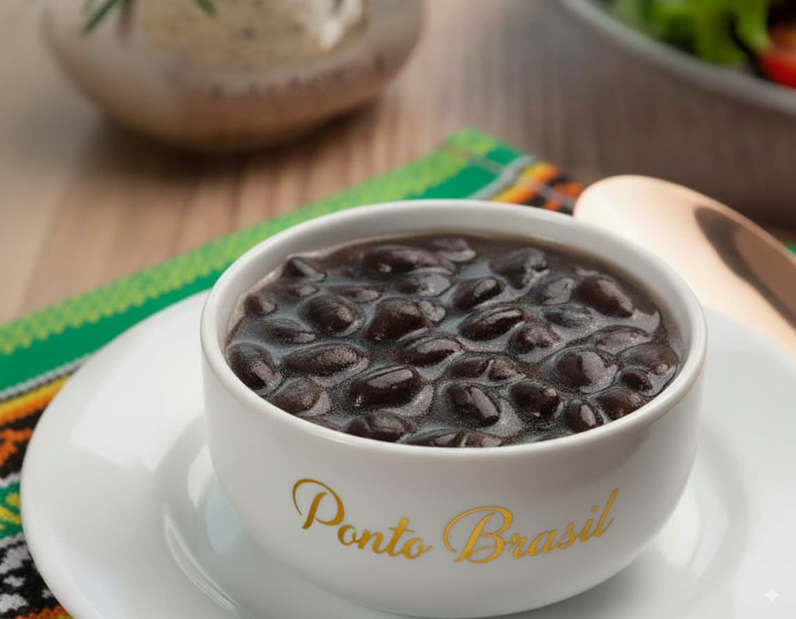 Porción de frejol negro, no lleva carnes. Presentación de 100 gr aprox.